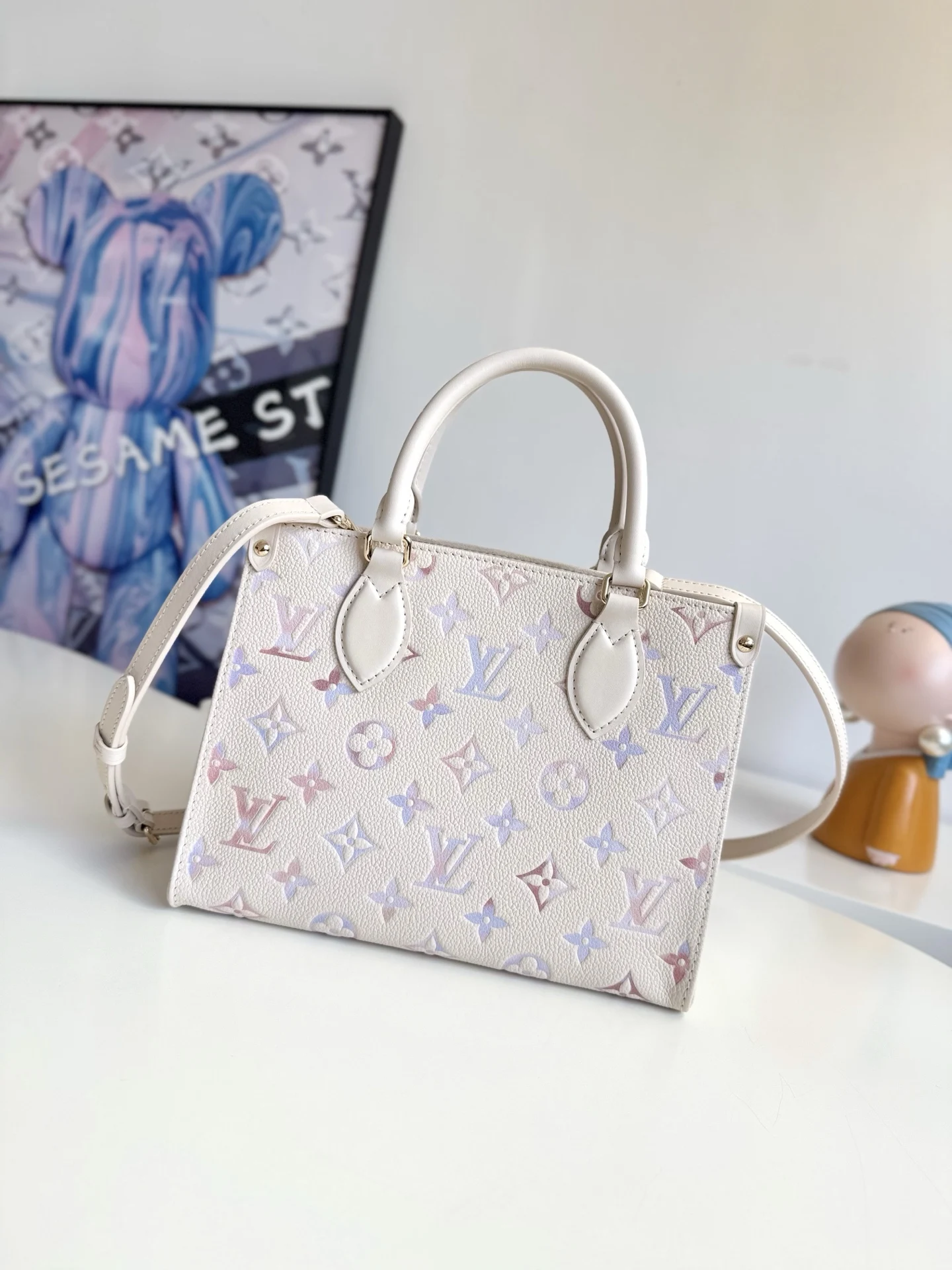 Louis Vuitton Overseas Original M25770 OnTheGo Small Tote Bag Handheld Crossbody Bag