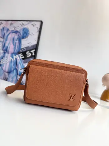 Overseas Original M25981 Boarding Messenger Bag Crossbody Bag Replica Louis Vuitton mens bags