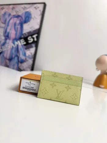 Original Overseas M14119 Card Holder Card Case Replica Louis Vuitton wallets