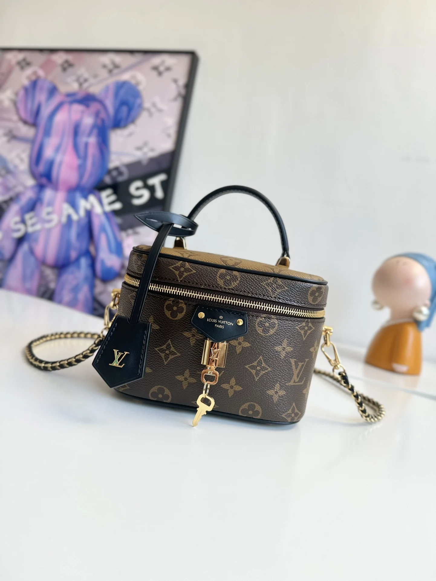 Louis Vuitton Overseas Original M47128 Nice Cosmetic Bag Handheld Crossbody Bag