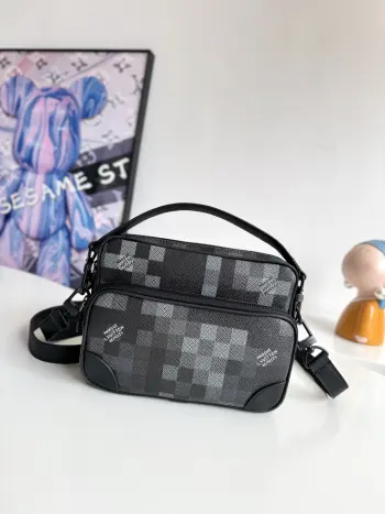 Overseas Original M14988 Nil Messenger Bag Men s Handheld Crossbody Bag Replica Louis Vuitton mens bags