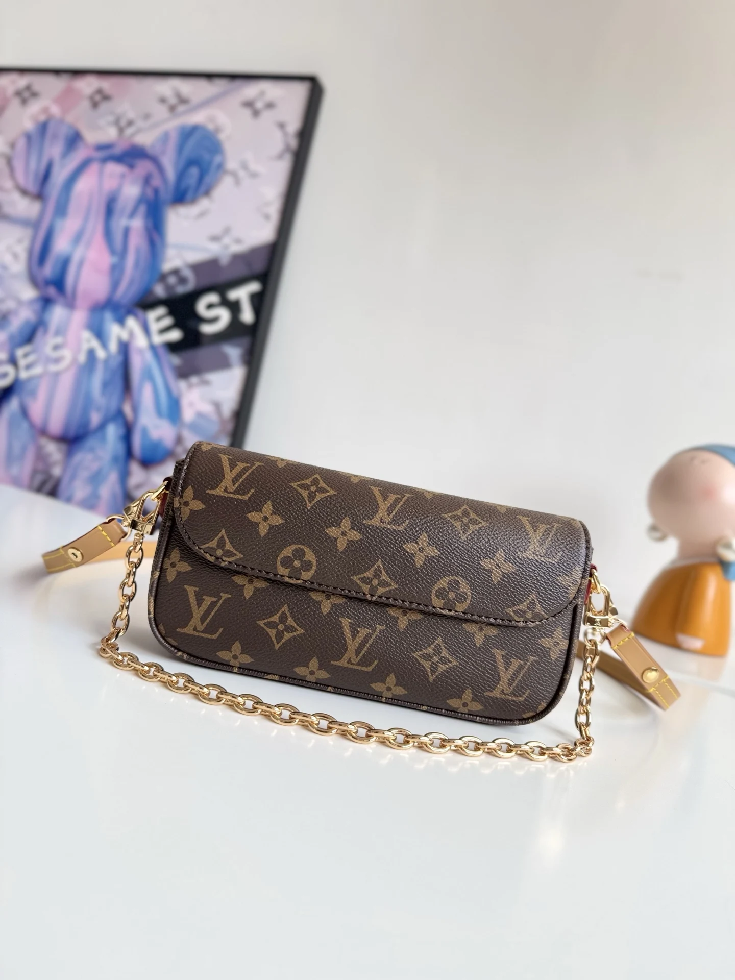 Louis Vuitton Original Overseas M81911 Wallet On Chain Ivy Crossbody Bag
