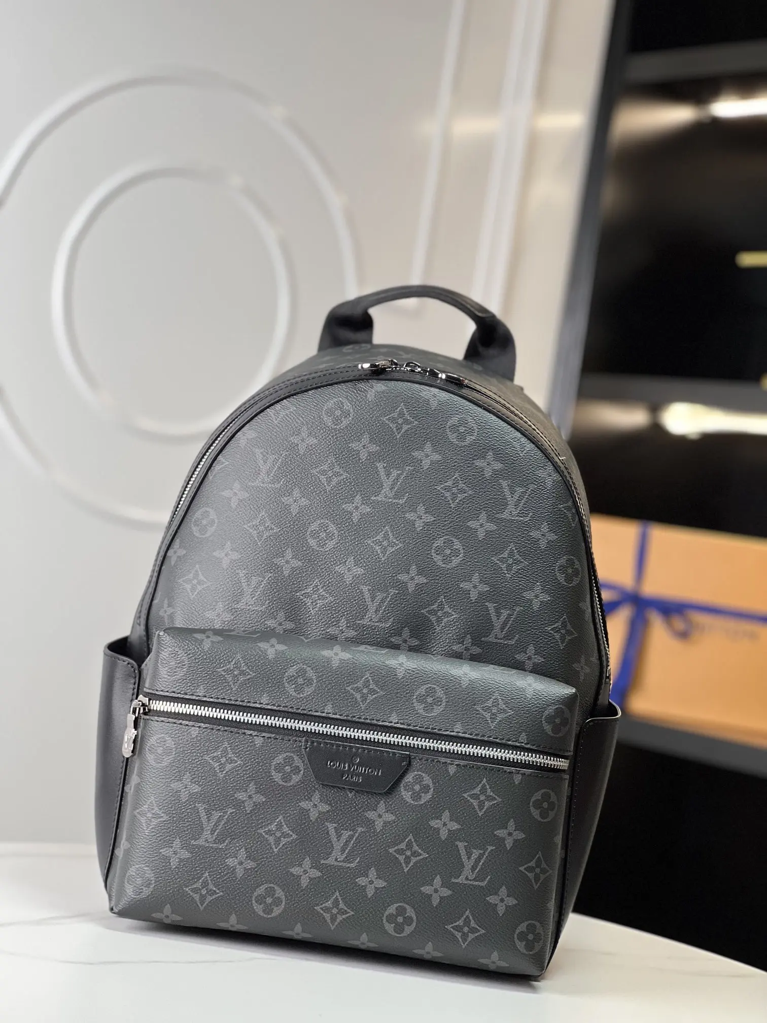 Louis Vuitton Overseas Original M22558 Discovery Backpack Small