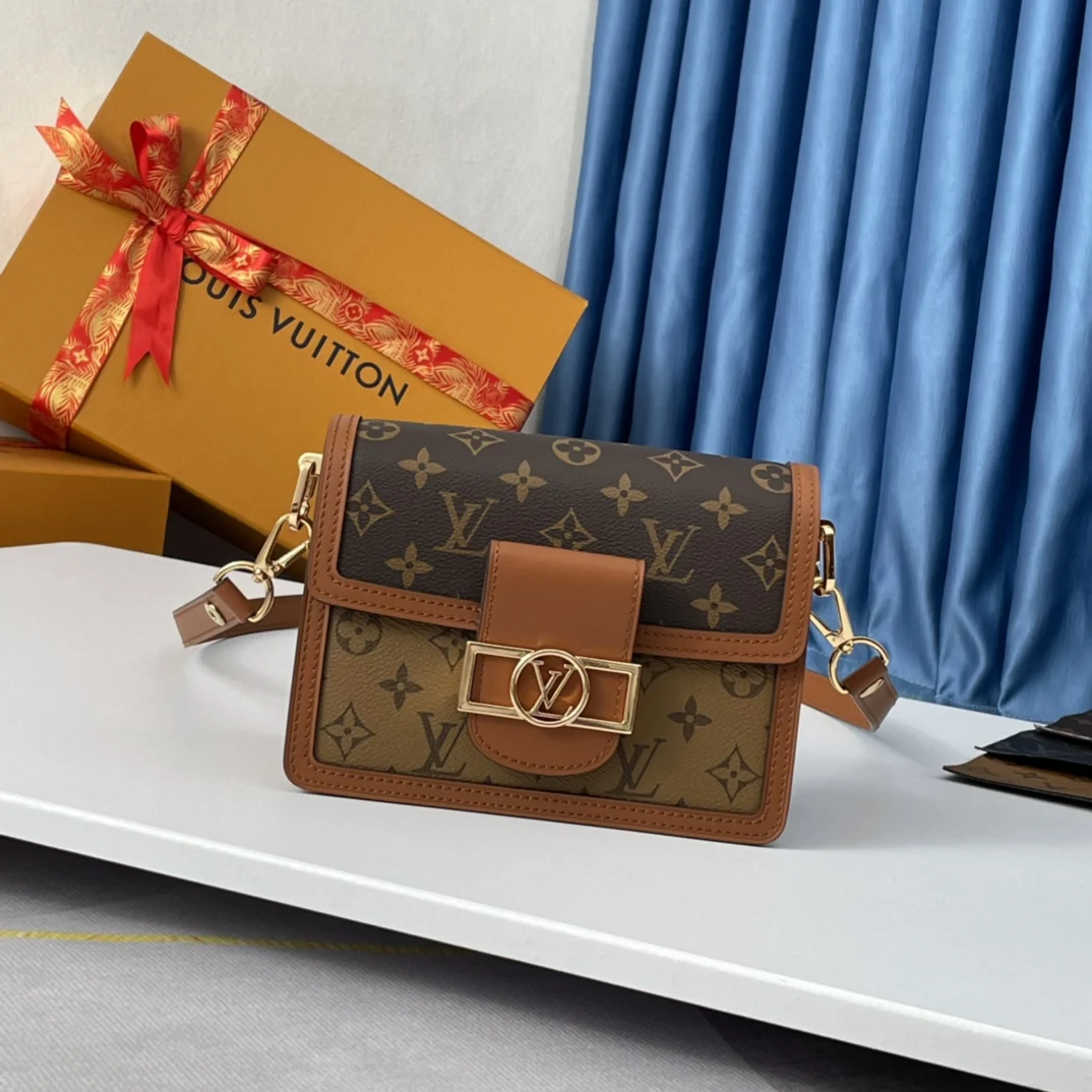 Louis Vuitton Original overseas single M45959 new version / M44580 Nicolas Ghesquiere crossbody bag