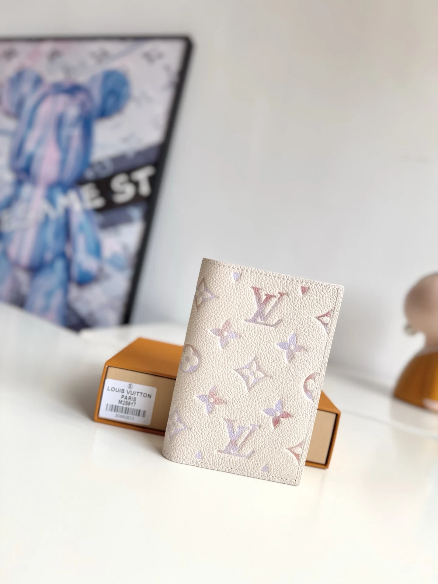 Louis Vuitton Overseas Original M25917 Passport Holder Louis Vuitton Overseas Original M25917 Passport Holder