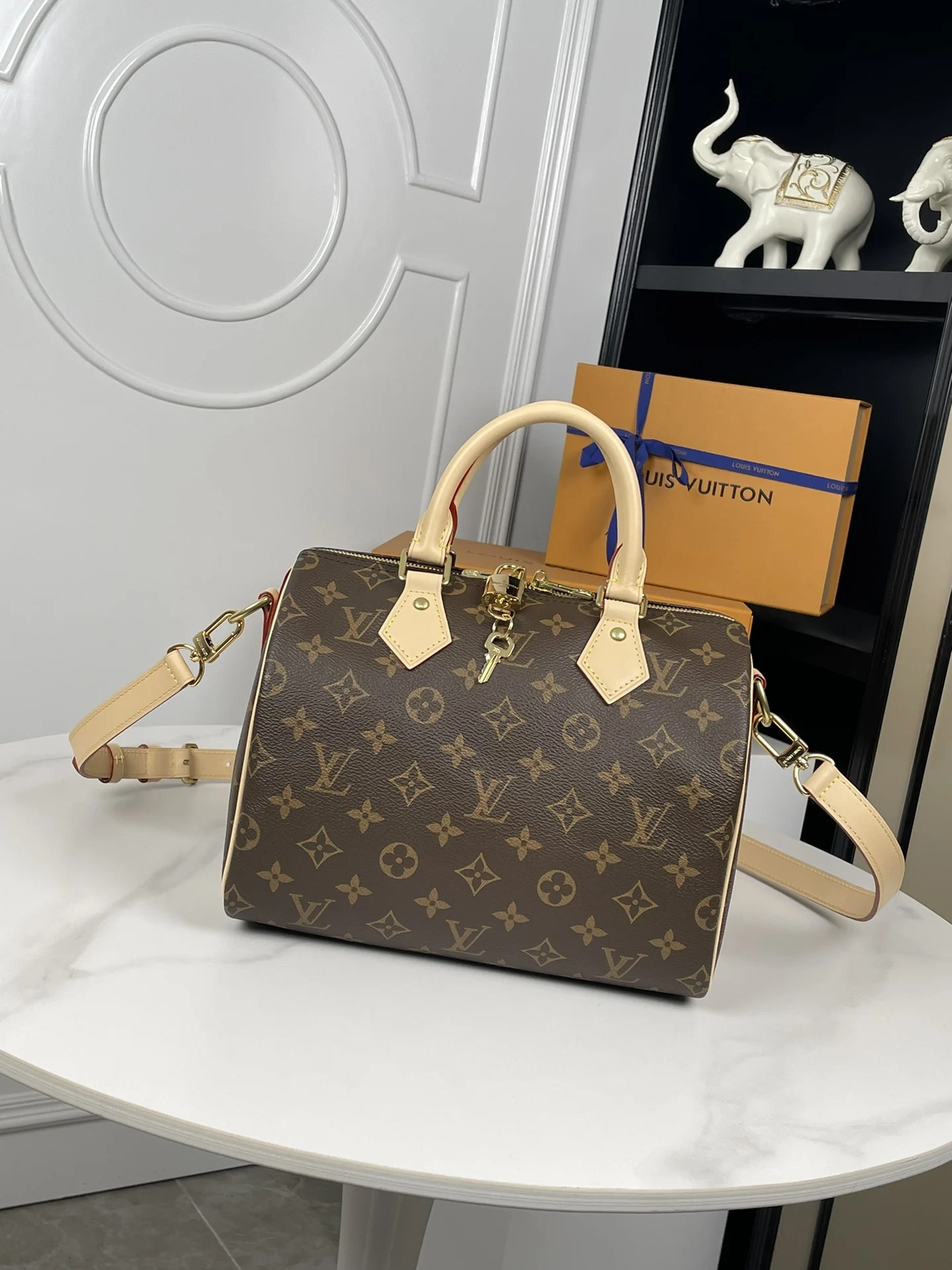 Louis Vuitton Overseas Original M41113 Speedy 25 Handbag, Tote and Crossbody Bag