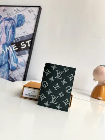 Overseas Original M27147 Passport Holder Replica Louis Vuitton wallets