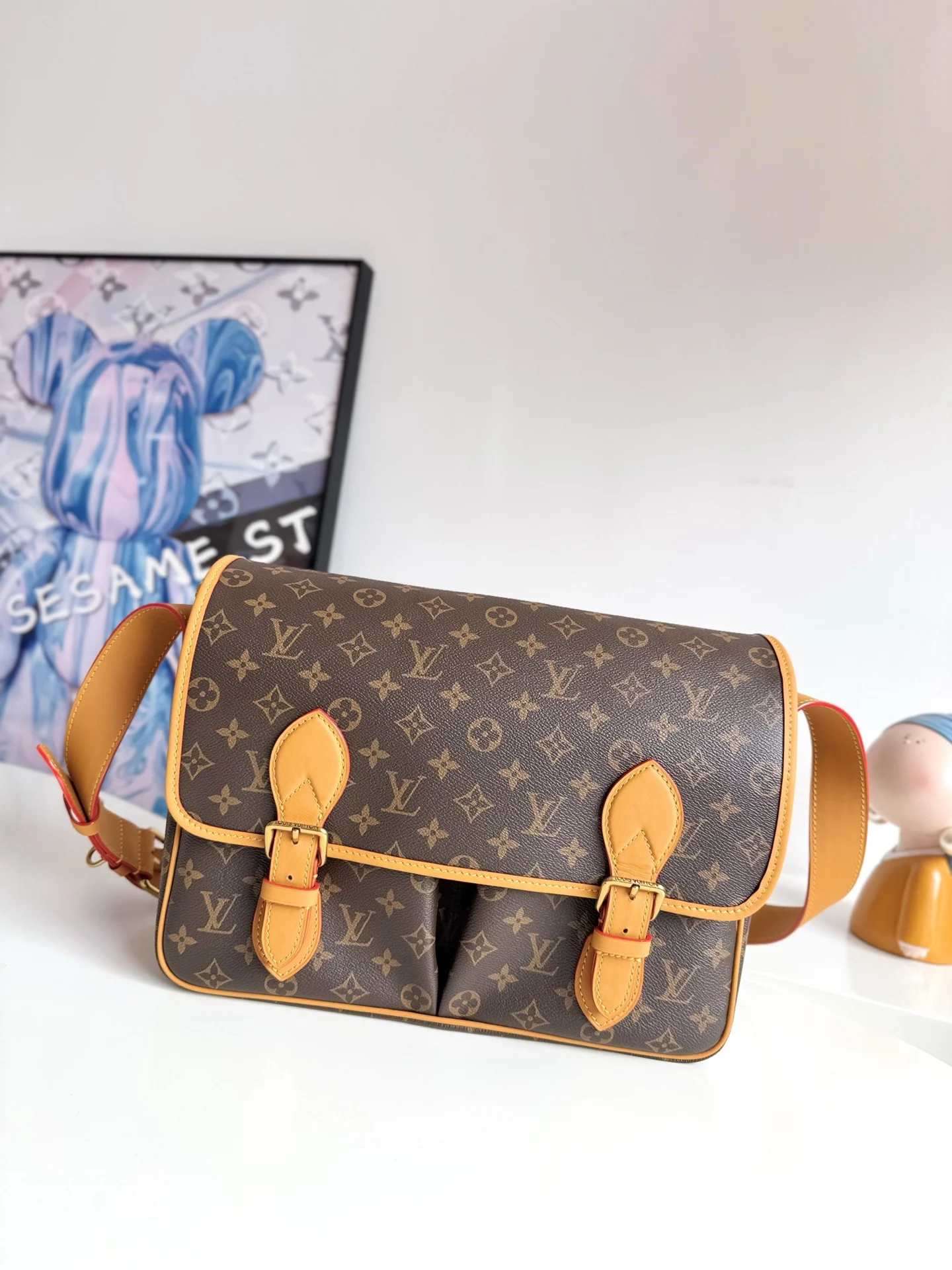 Louis Vuitton Overseas Original M14723 Satchel Messenger Bag Crossbody Bag