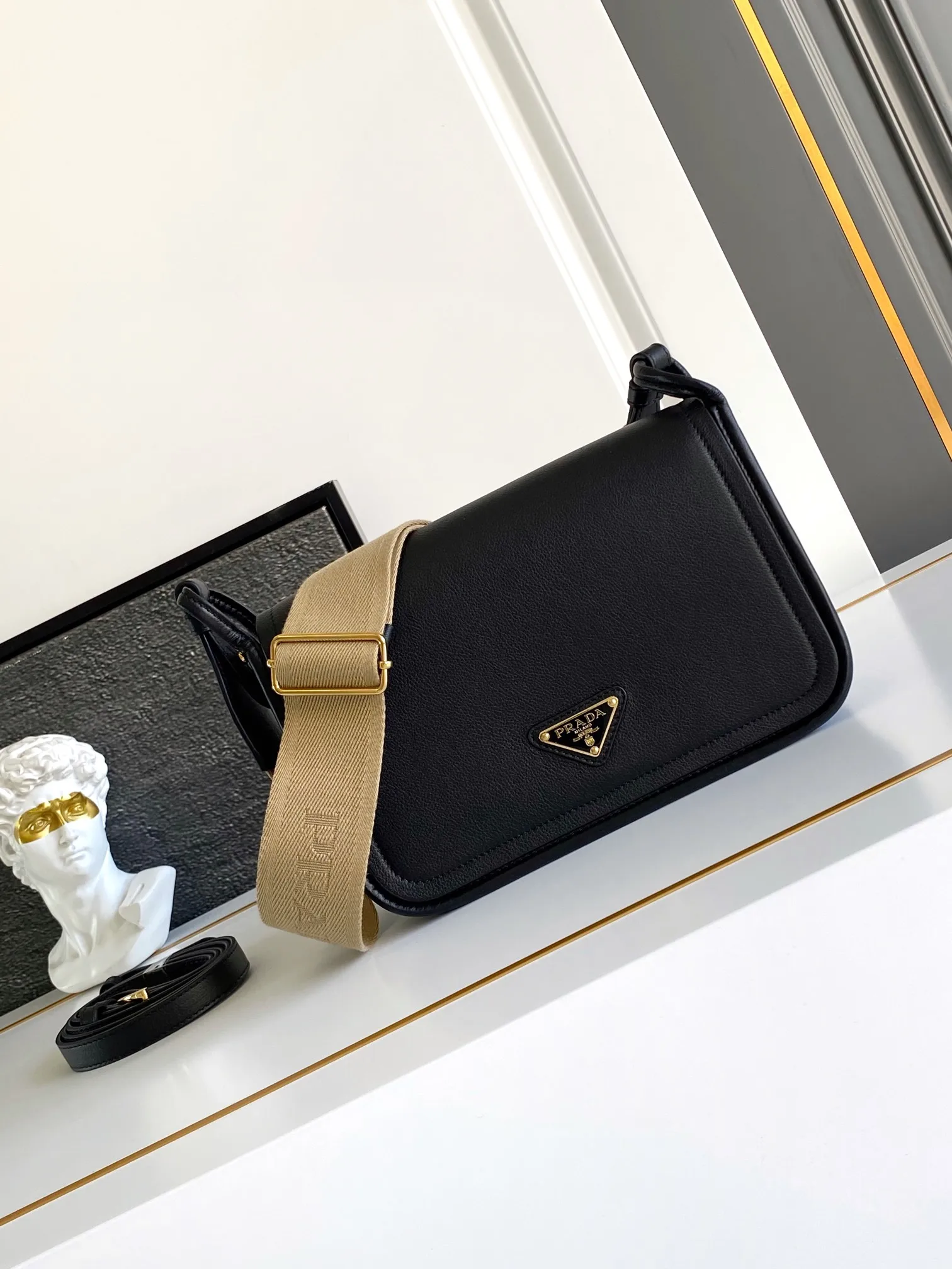 Prada 1BD372 Lindy New Crossbody Bag Prada 1BD372 Lindy New Crossbody Bag