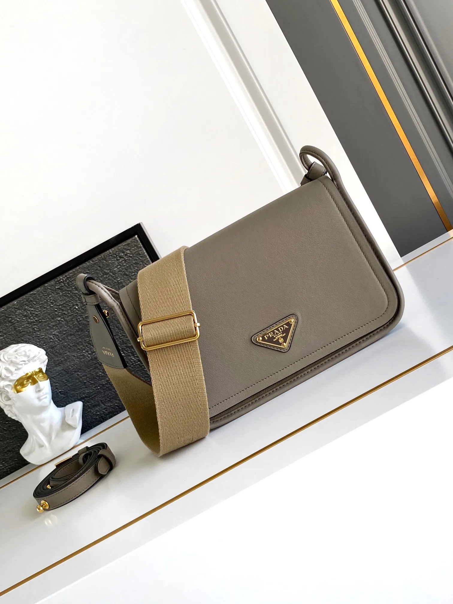 Prada 1BD372 Lindy New Crossbody Bag Prada 1BD372 Lindy New Crossbody Bag