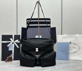 2VD062 男包斜跨包 高仿普拉达男包