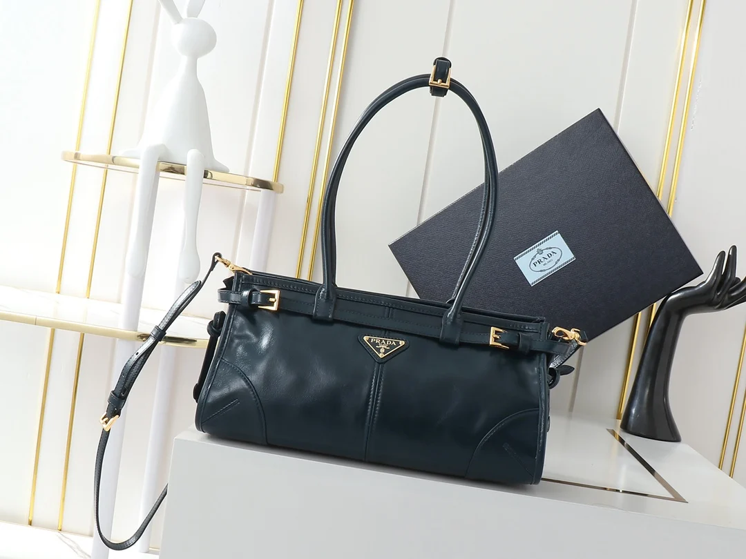 普拉达 1BA426 Soft Lux油腊皮小号 手提斜挎包 普拉达 1BA426 Soft Lux油腊皮小号 手提斜挎包