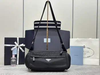 2VH991 大号邮差包 翻盖式单肩包  斜挎包 高仿普拉达男包