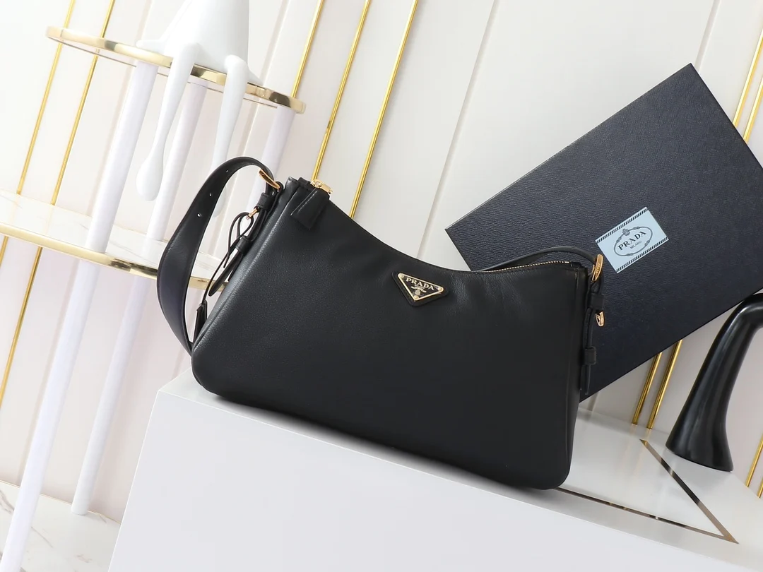 普拉达 1BC229 Aimee腋下包 单肩背包