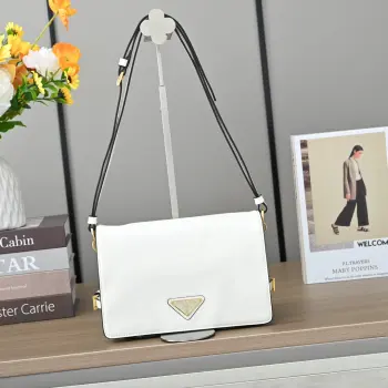 1BD082 新款油腊皮邮差包 单肩背包 高仿普拉达女包