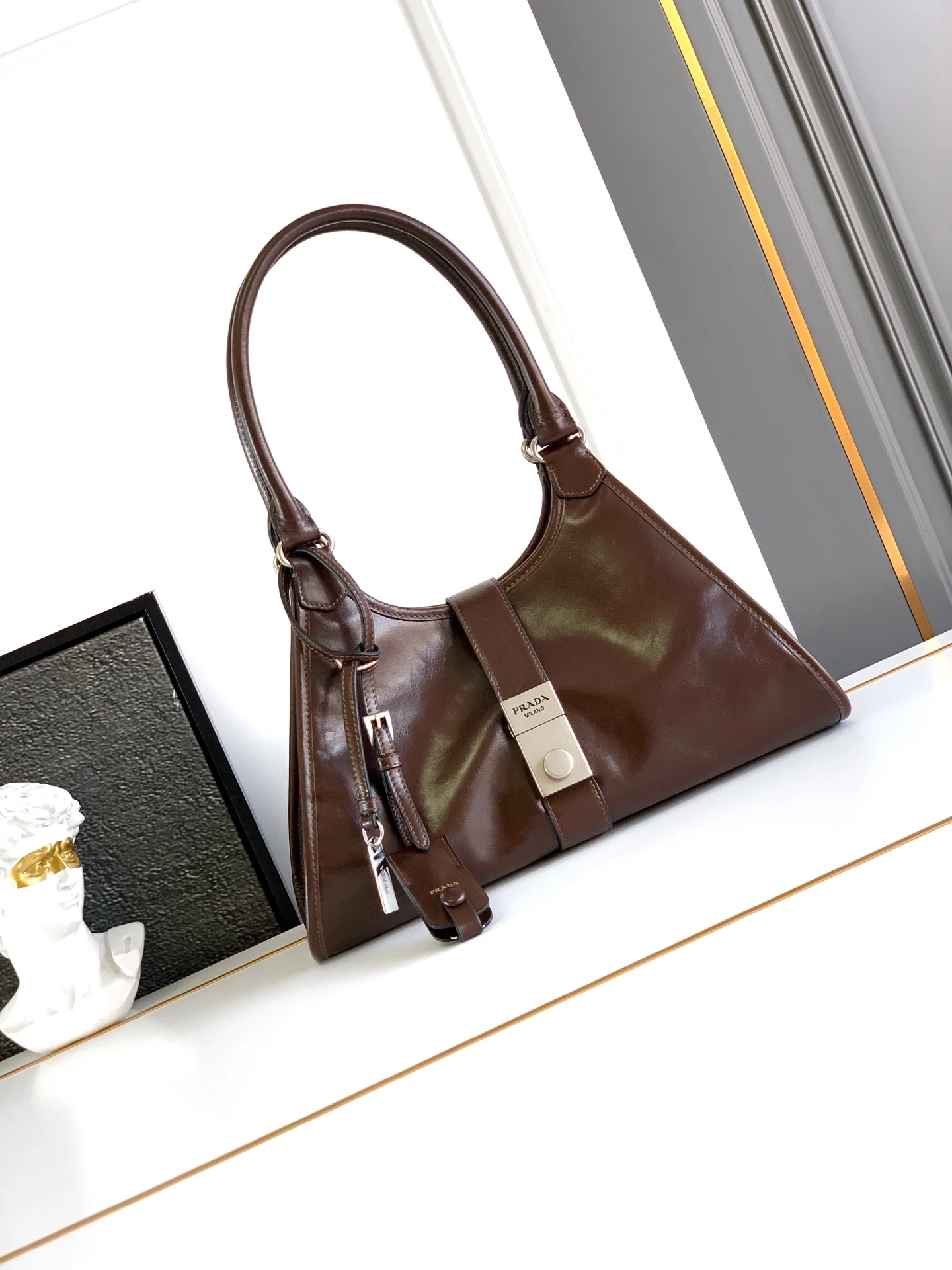 普拉达 1BG563 油腊皮 单肩背包