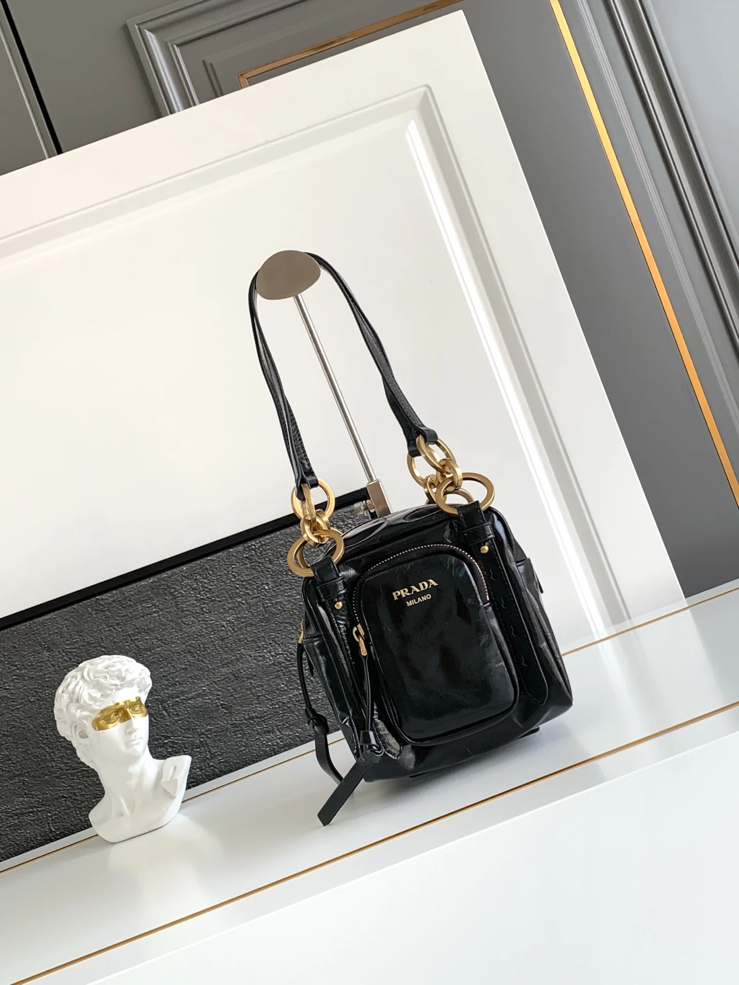 普拉达 1BB137 新品油腊皮小号手提包 单肩背包