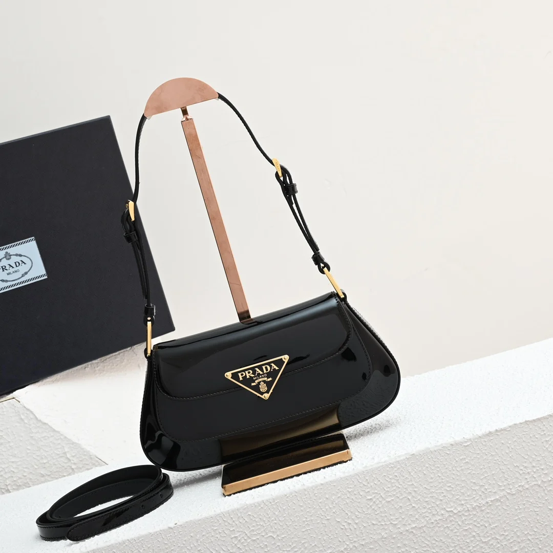 普拉达 1BD345 漆皮腋下包 单肩背包