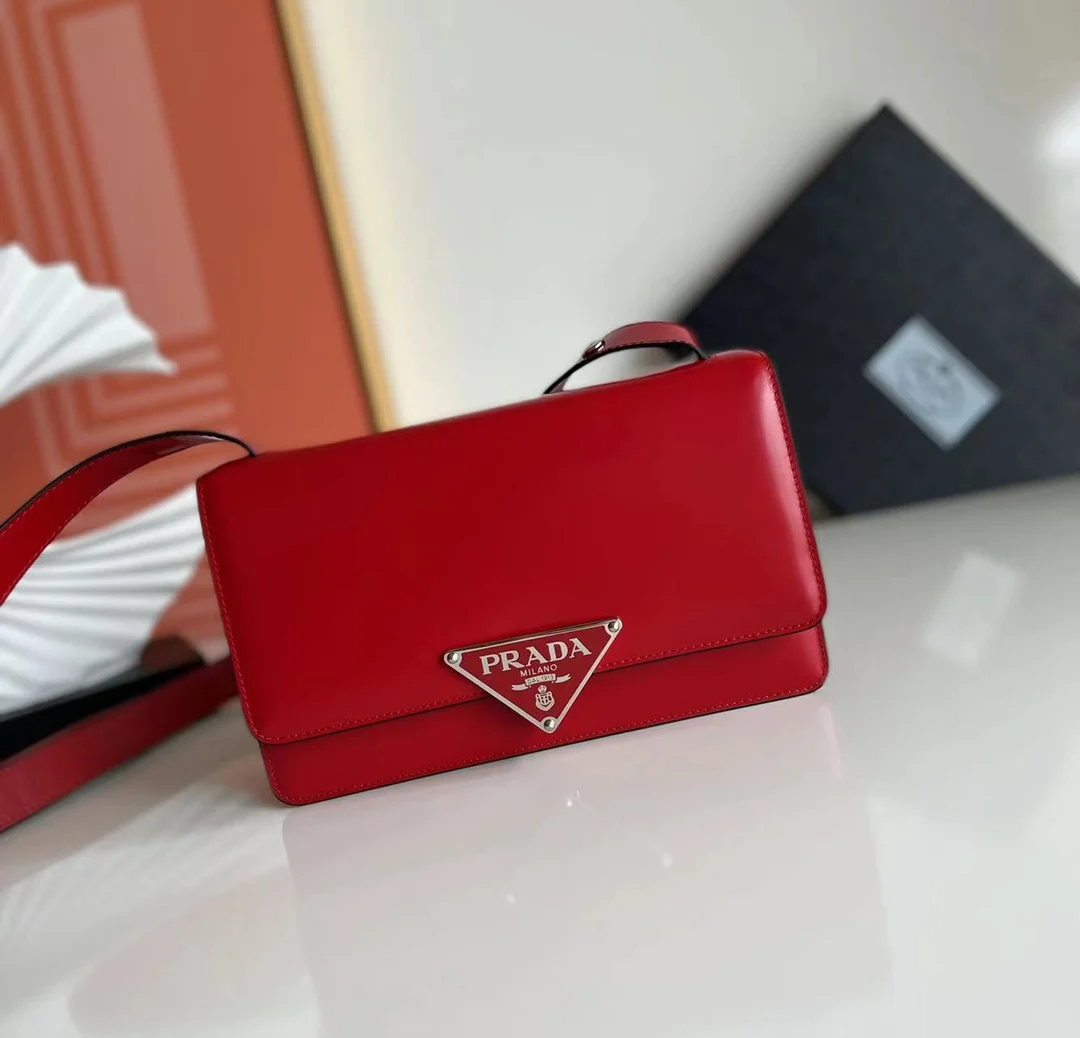 普拉达 1BD321 新款斜挎包