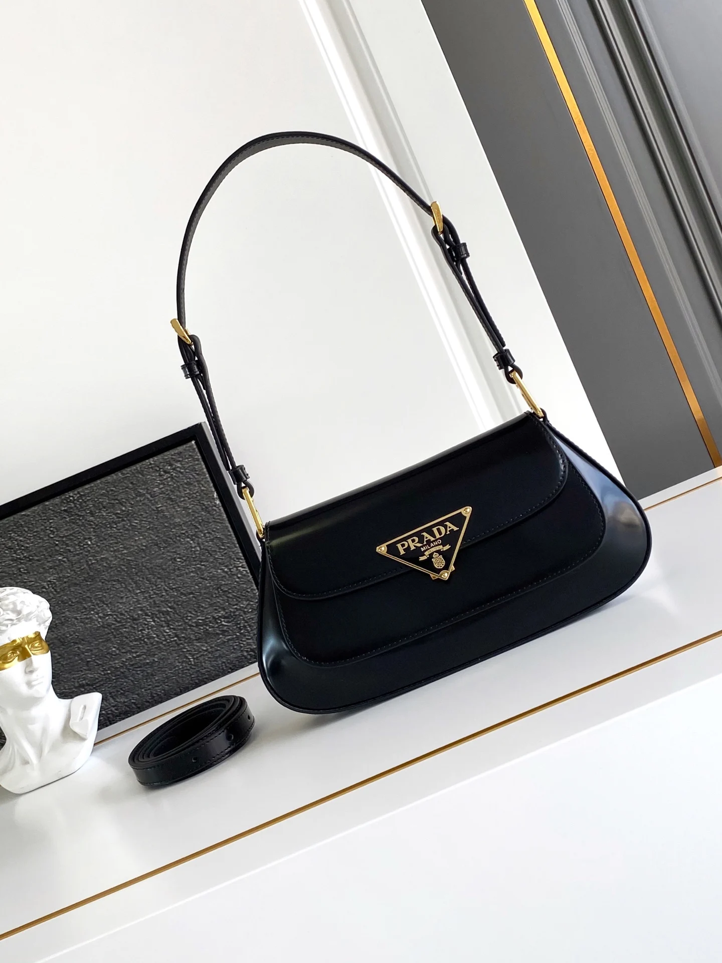 普拉达 1BD345 翻盖单肩包 单肩背包