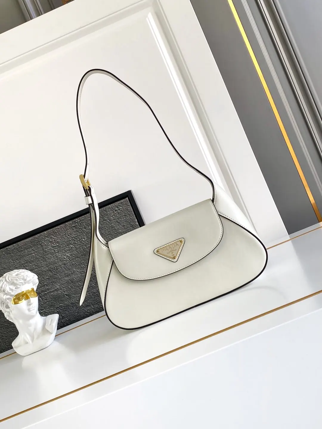 普拉达 1BD358 小号法棍包  单肩背包