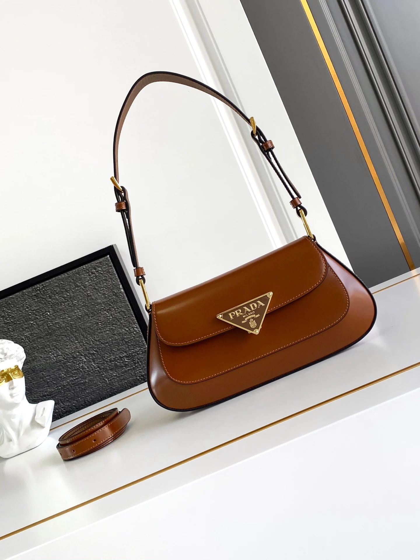 普拉达 1BD345 翻盖单肩包 单肩背包