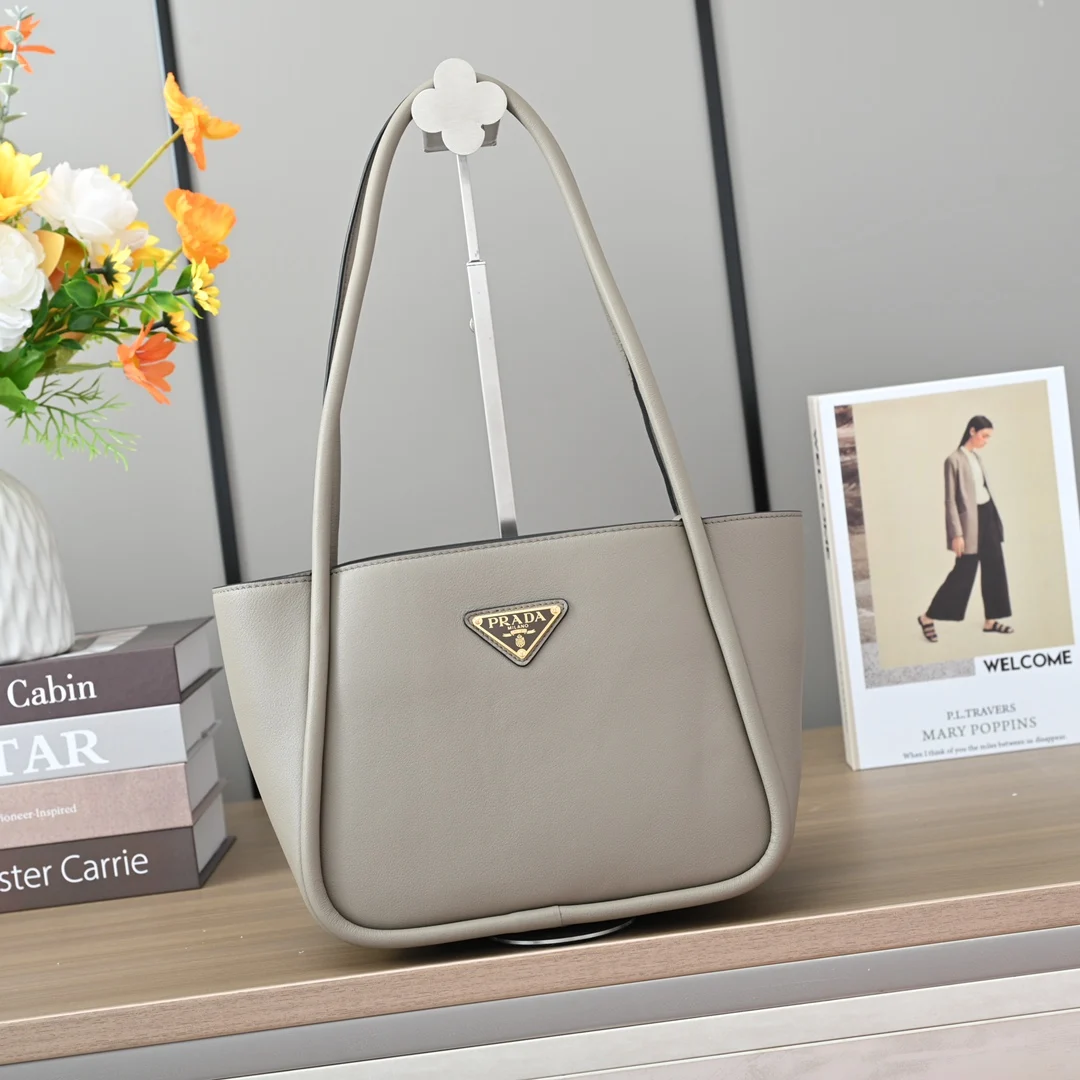 普拉达 1BG539 新品单肩背包