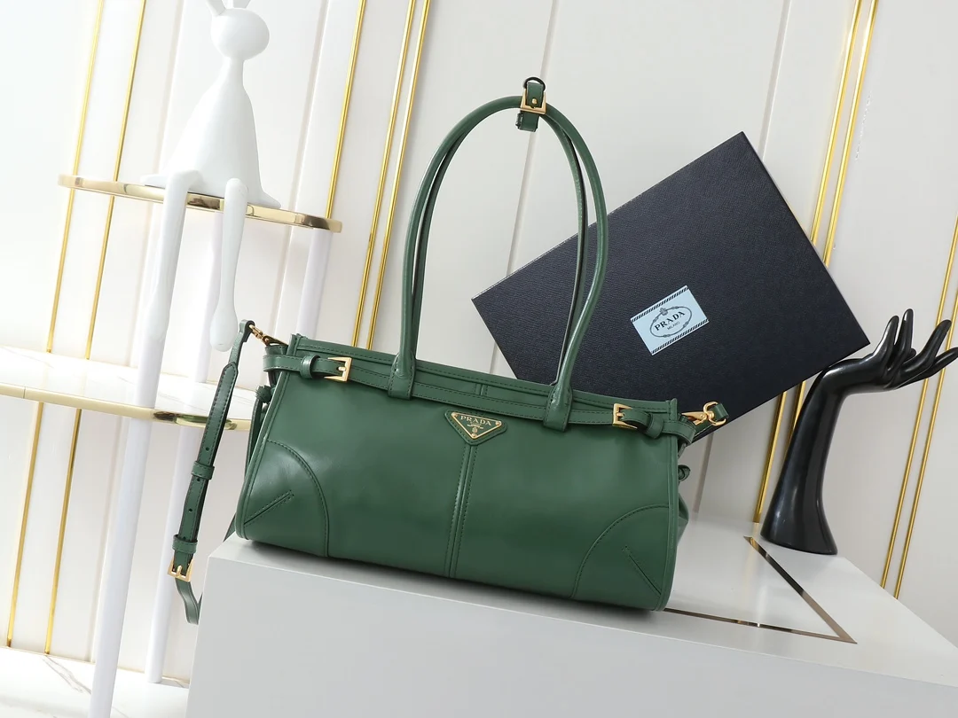 普拉达 1BA426 Soft Lux油腊皮小号 手提斜挎包 普拉达 1BA426 Soft Lux油腊皮小号 手提斜挎包