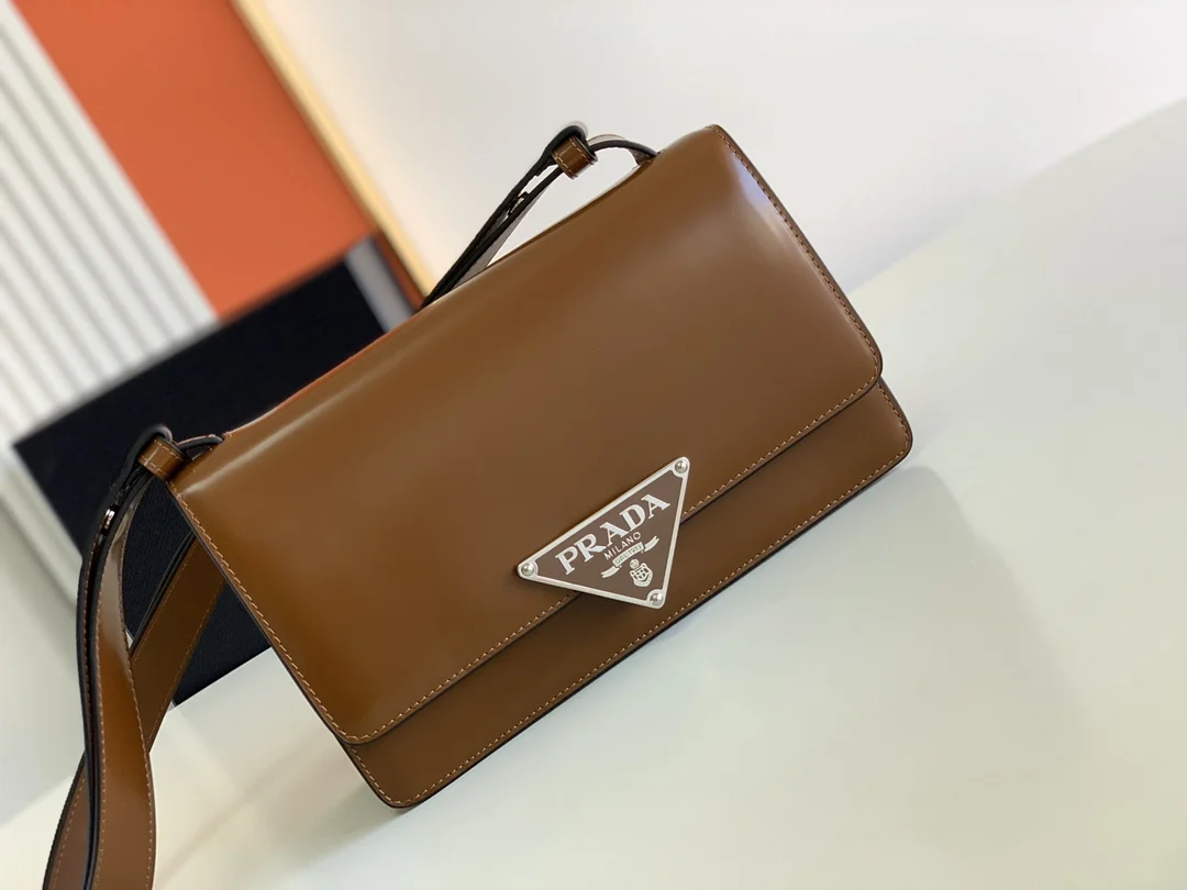 普拉达 1BD321 新款斜挎包