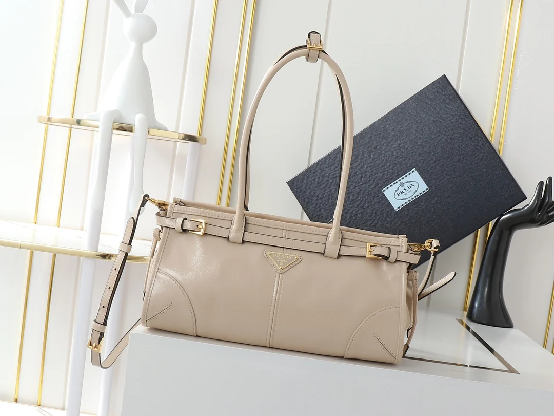 普拉达 1BA426 Soft Lux油腊皮小号 手提斜挎包