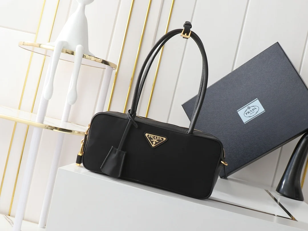 普拉达 1BB133 尼龙锁头包 Tessuto Tocker手提包 单肩背包