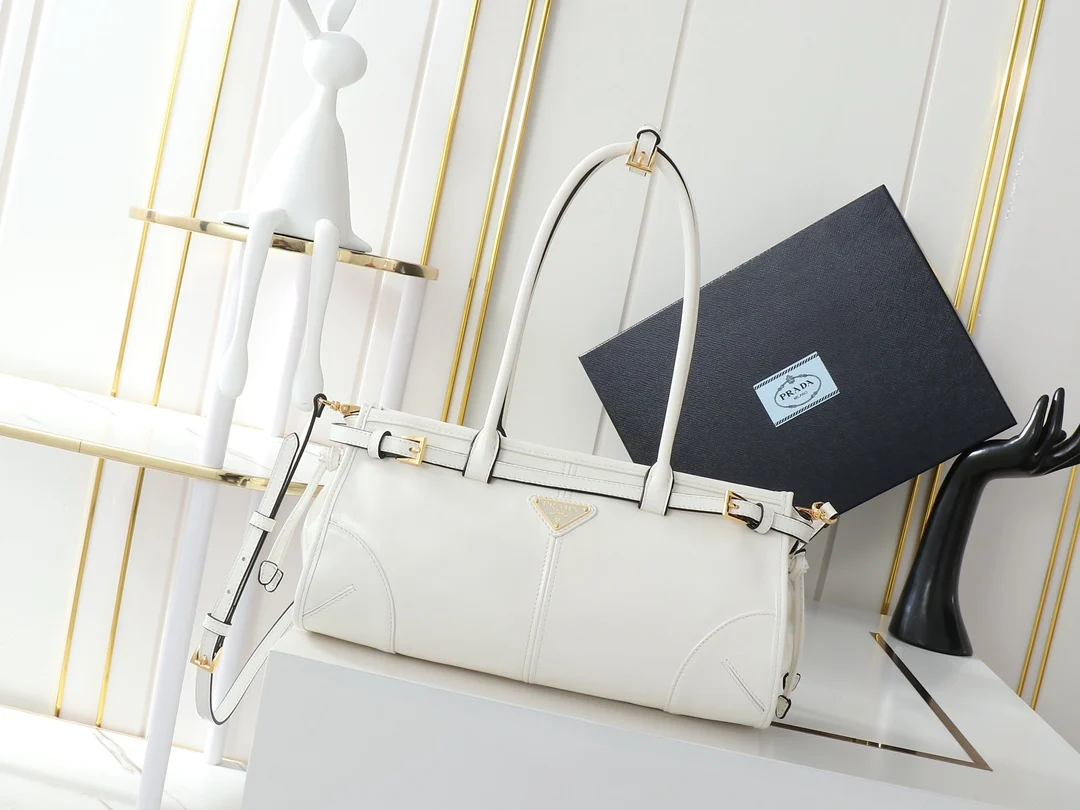 普拉达 1BA426 Soft Lux油腊皮小号 手提斜挎包