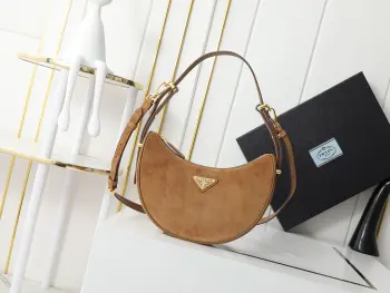 1BC194 Arque绒面麂皮腋下包 单肩背包 斜挎包 高仿普拉达女包