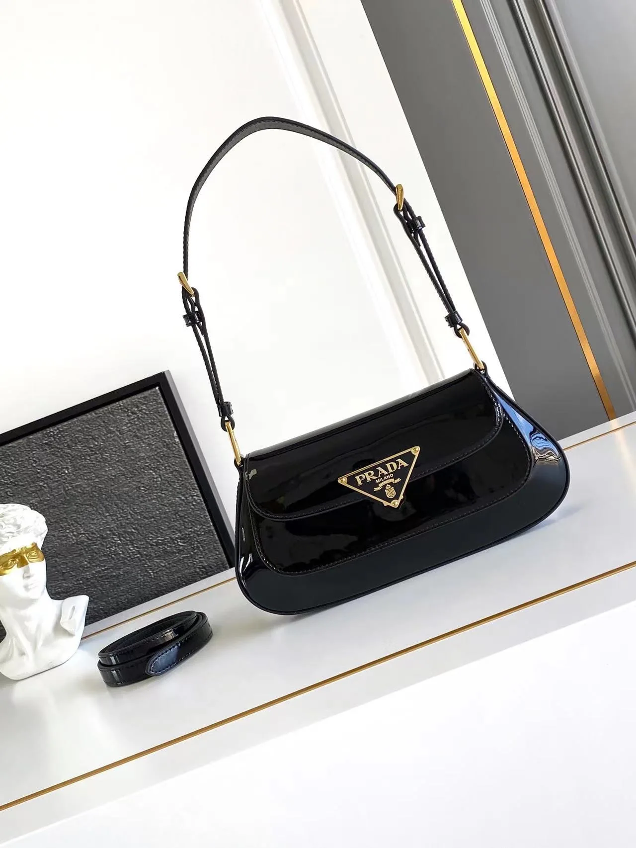 普拉达 1BD345 翻盖单肩包 单肩背包 普拉达 1BD345 翻盖单肩包 单肩背包