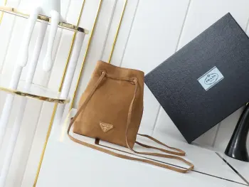 1BH221 麂皮mini小斜跨包 高仿普拉达女包