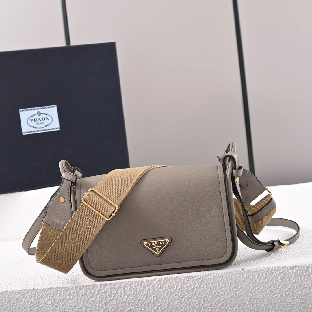 普拉达 1BD372 双肩带斜挎包