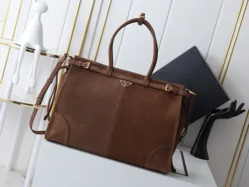 1BA439 绒面麂皮特大号Soft Lux 手提斜挎包 高仿普拉达女包