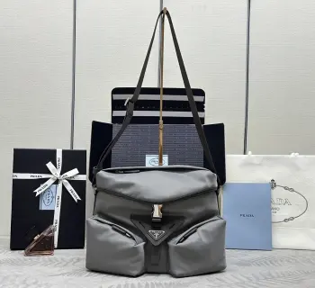 2VD062 男包斜跨包 高仿普拉达男包