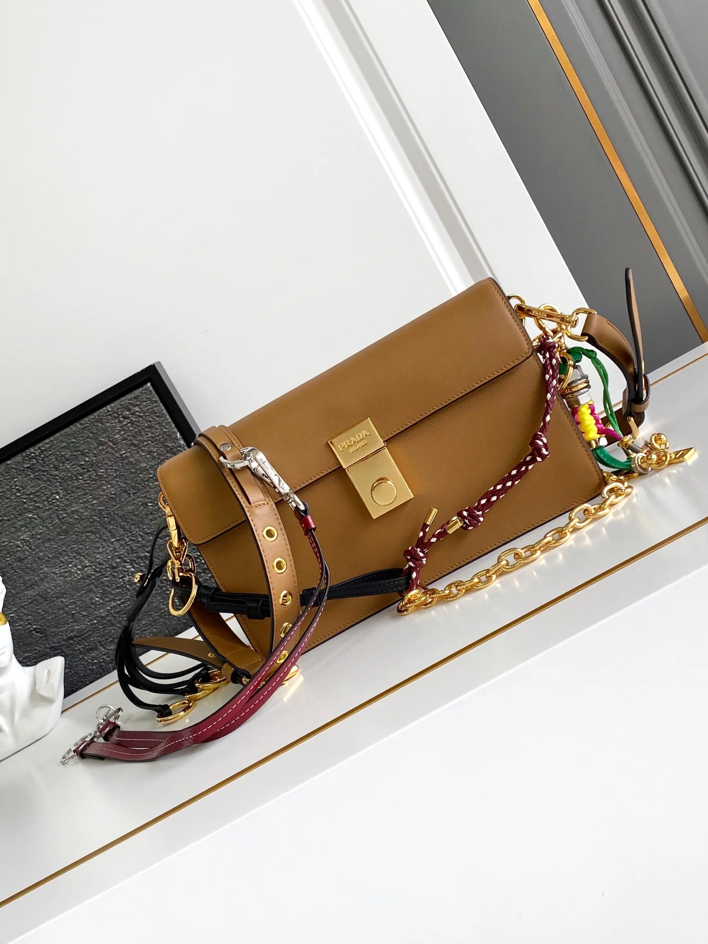 普拉达 1BD379 小号Soft Sound手袋 斜挎包