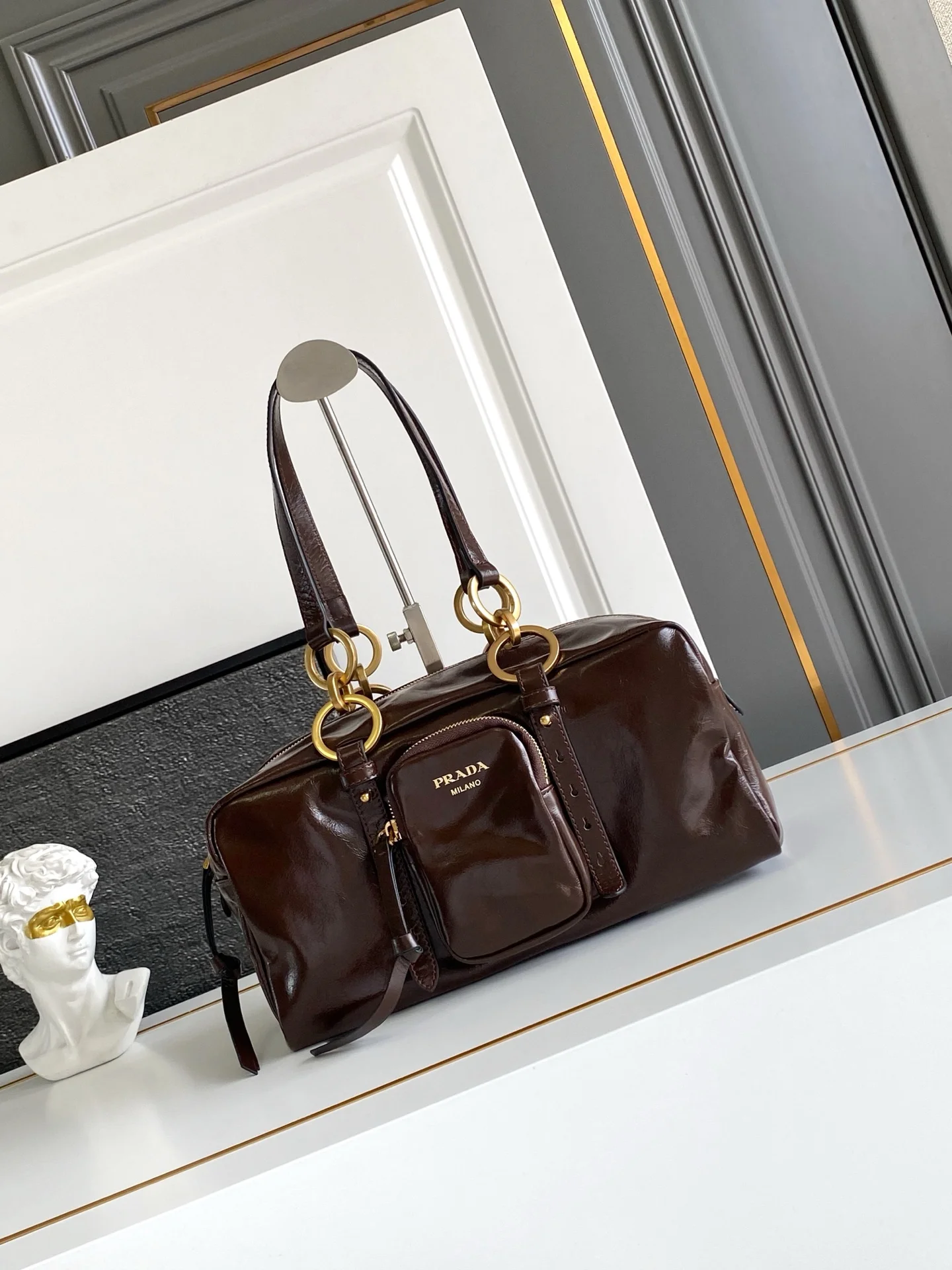 普拉达 1BB138 新品油腊皮大号 单肩背包