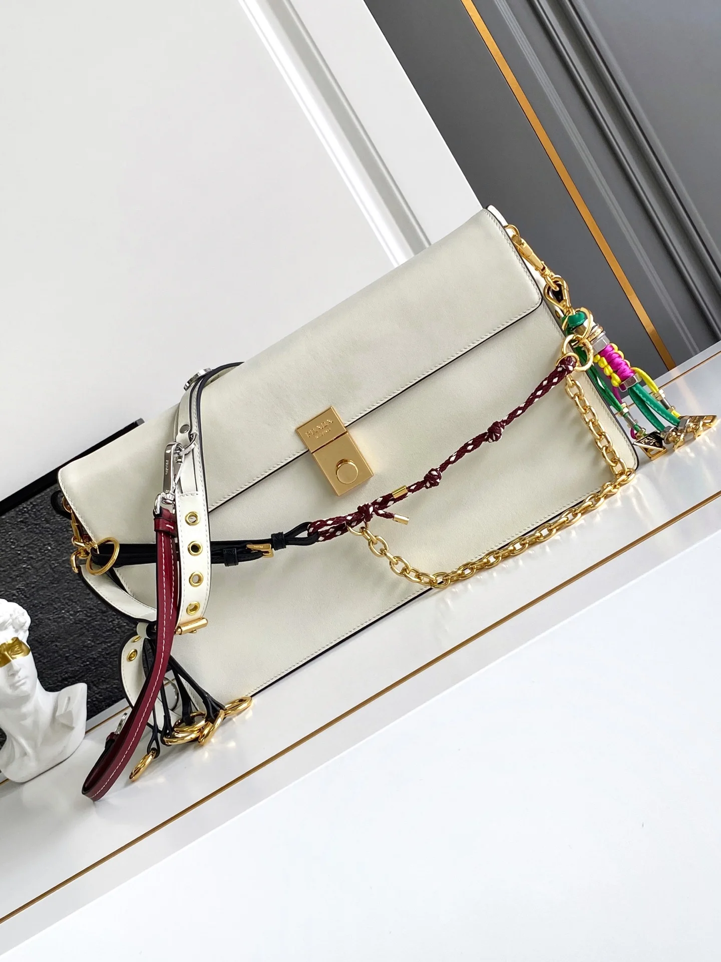 普拉达 1BD378 大号Soft Sound手袋 斜挎包