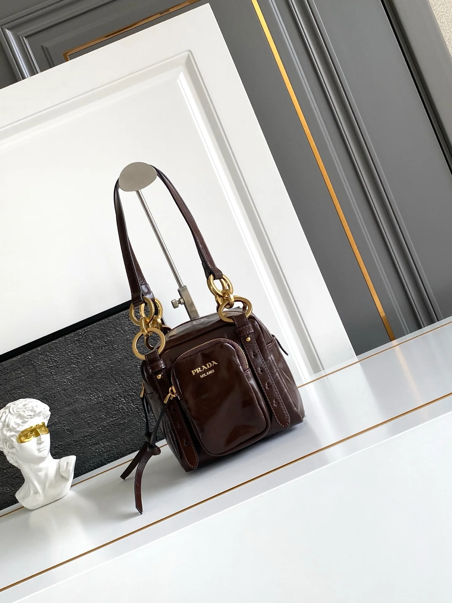 普拉达 1BB137 新品油腊皮小号 方正手提包 单肩背包