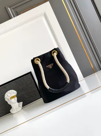 1BE082 新款水桶包 再生尼龙包 单肩背包 高仿普拉达女包