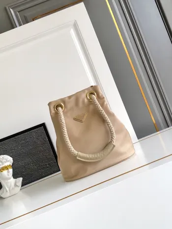 1BE082 新款水桶包 再生尼龙包 单肩背包 高仿普拉达女包