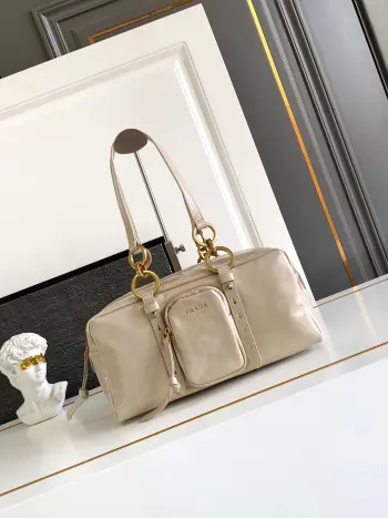 1BB138 新品油腊皮大号 单肩背包 高仿普拉达女包