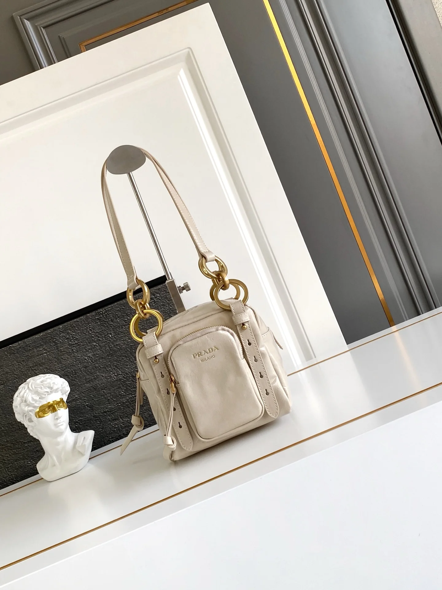 普拉达 1BB137 新品油腊皮小号 方正手提包 单肩背包