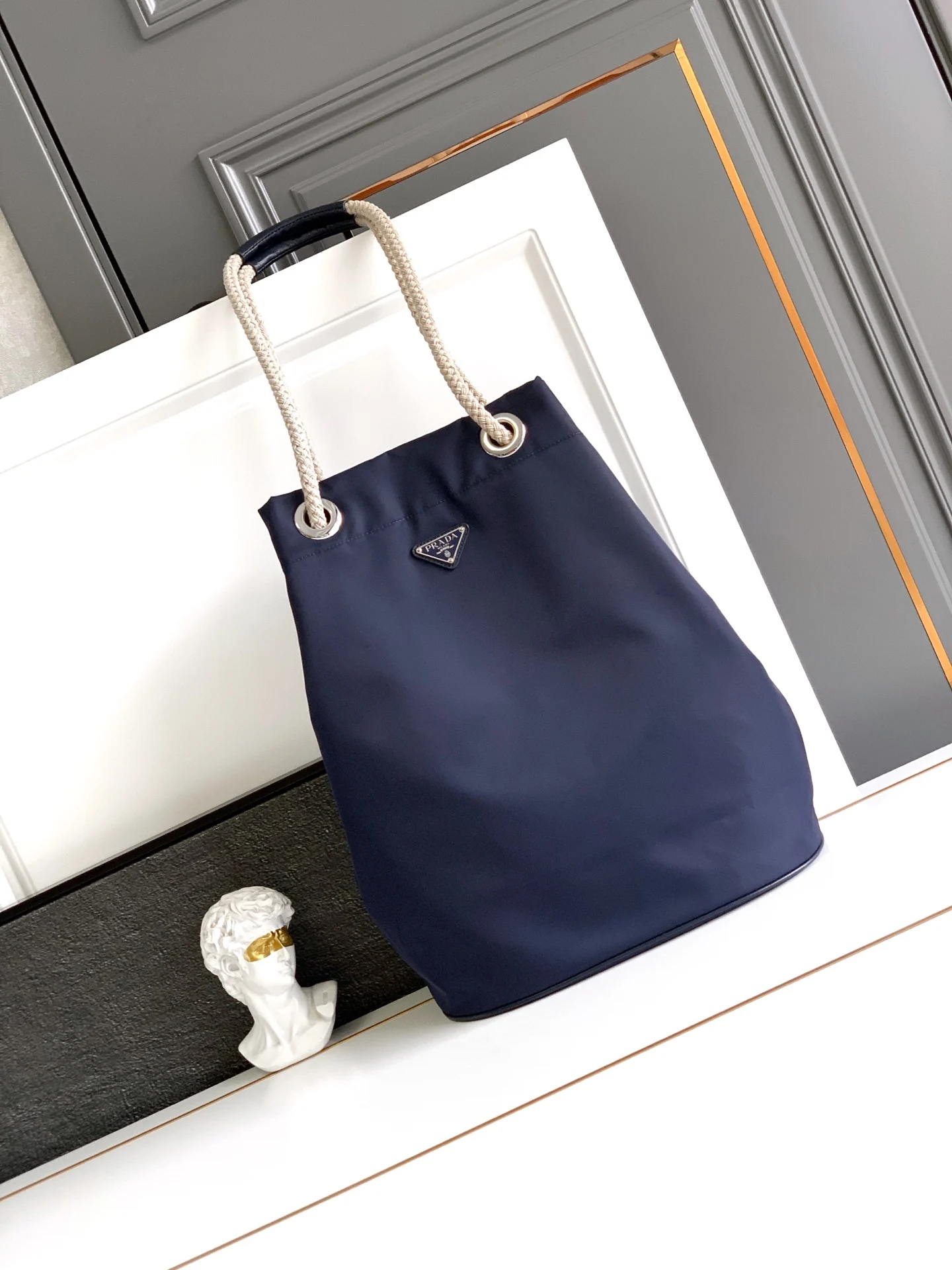 普拉达 2VG133 水桶包 Re-Nylon 手袋 单肩背包