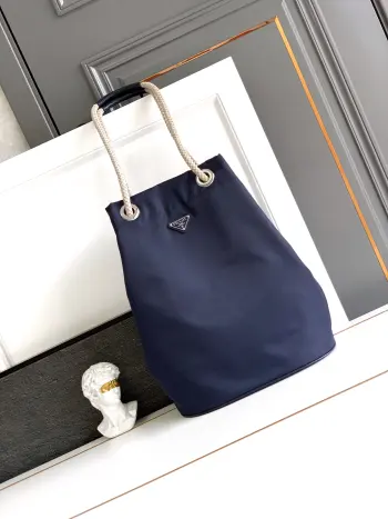 2VG133 水桶包 Re-Nylon 手袋 单肩背包 高仿普拉达女包