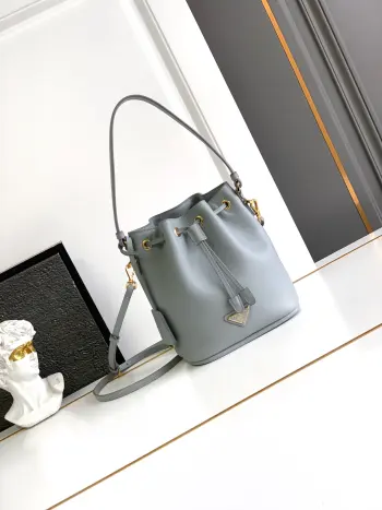 1BE067 新款水桶包 手提斜挎包 高仿普拉达女包