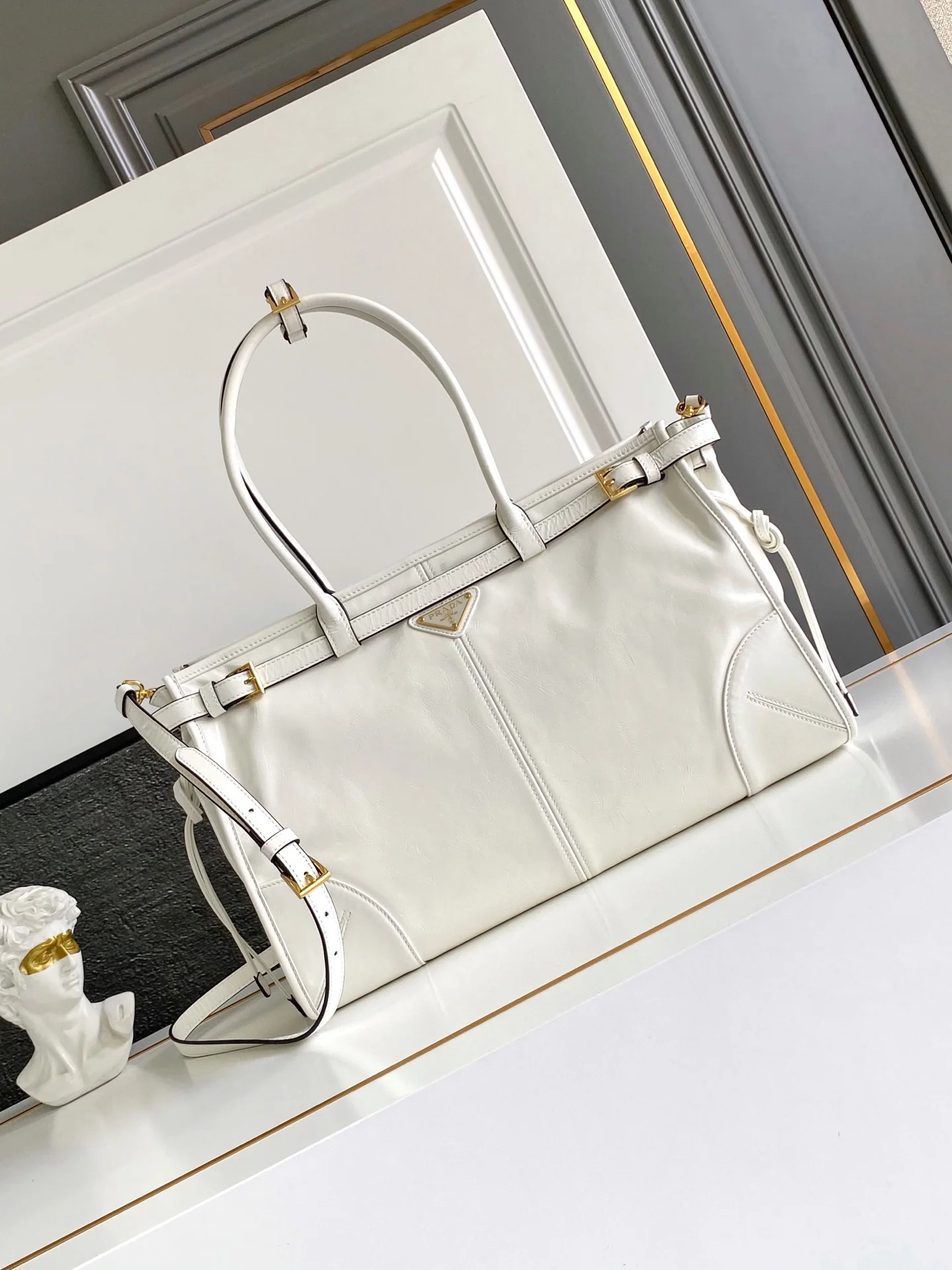 普拉达 1BA433 LusSolf油腊皮 手提斜挎包 普拉达 1BA433 LusSolf油腊皮 手提斜挎包